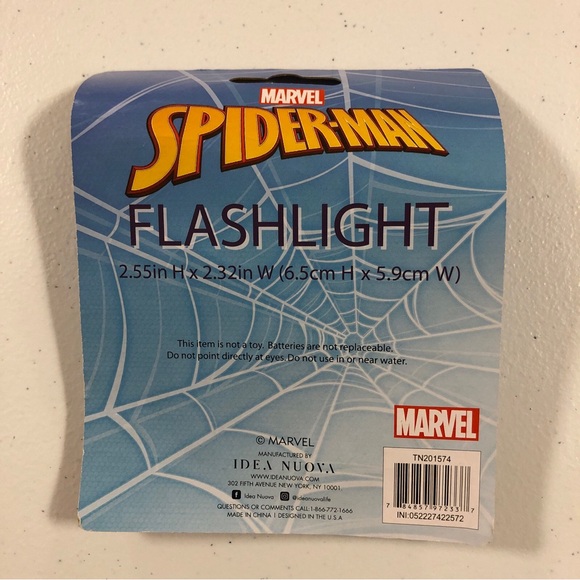 NEW Marvel Spider-Man Flashlight with Clip  Ages 6+ - Picture 3 of 4